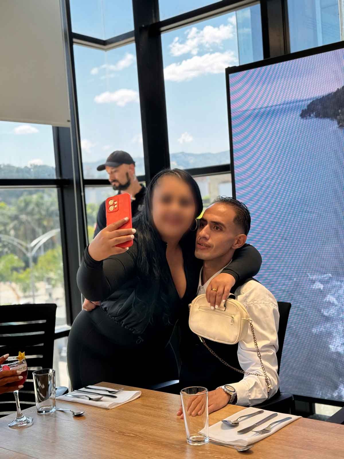 Yuliana y su esposo